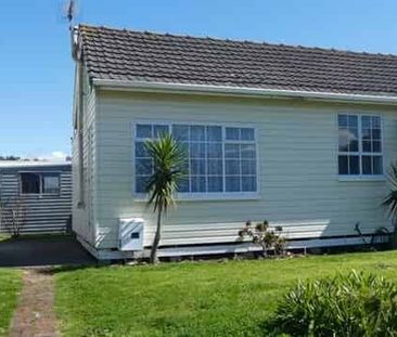 Charming 2 Bedroom Home Close To Beach - Photo 3