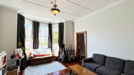 B/4 Rixon Grove, Mount Victoria - Photo 2