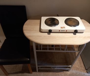 Room in a Shared House, Moore Close, CR4 - Photo 5