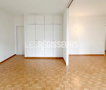 Avec une vue directe sur le jardin de la copropriété - Photo 5