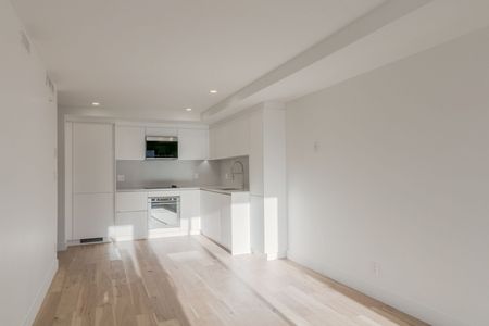 3460 Peel Street - Photo 4