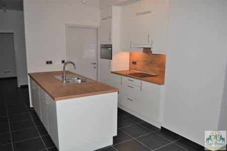 Gelijkvloers (duplex)appartement met 2 slaapkamers en koer - Photo 4