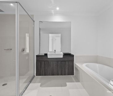 Pacific Pines Townhouse - Modern & Spacious Living - Photo 6