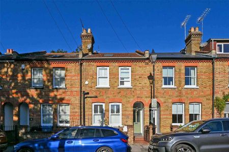A beautifully presented period home with flexible accommodation and a landscaped garden. - Photo 2