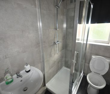 2 Bed Terraced House, Manor Avenue, LS6 - Photo 1