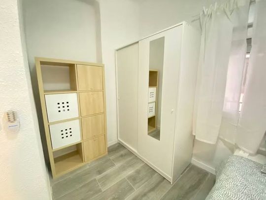 Calle del Topacio, Madrid, Community of Madrid 28021 - Photo 1