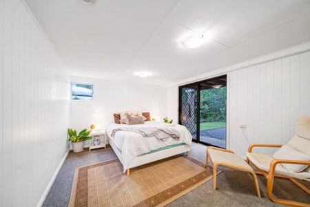 Dual Living- High-Set Home with Multiple Living Areas - Photo 4