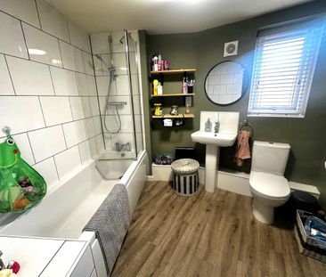 2 bedroom flat to rent - Photo 6