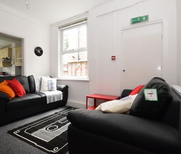 6 bedroom terraced house to rent - Photo 1