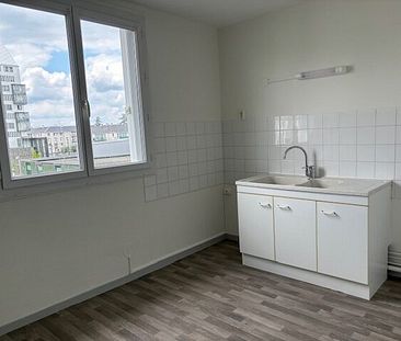 Appartement idéalement situé, dans une résidence à proximité des commerces, des écoles et des transports en communs. - Photo 3