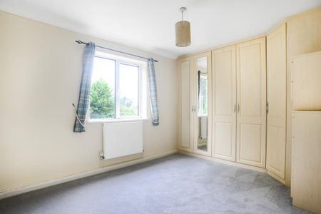 3 bedroom flat to rent - Photo 3