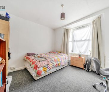 4 bedroom terraced house to rent - Photo 3