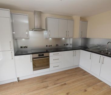 2 bedroom flat to rent - Photo 6