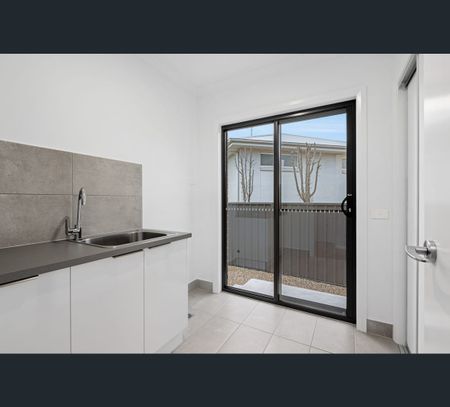 377 Day Street, West Albury, NSW 2640 - Photo 4