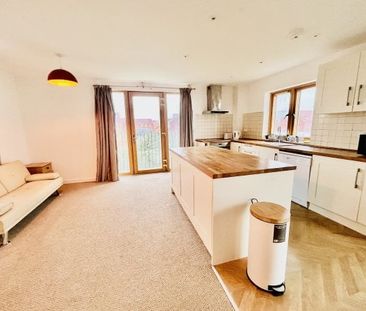 Marston Croft, Southam, CV47 - Photo 2