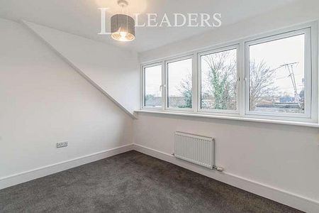 Hersham Road, Walton, KT12 - Photo 2