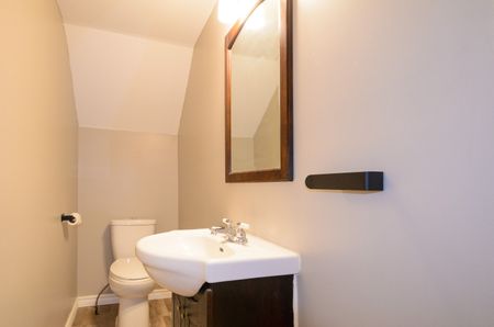 For Lease - 46 Ellen Street, Barrie, Ontario - Photo 2