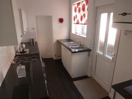 Burder Street - Photo 3