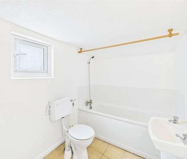 Wolseley Road, Aldershot, Hampshire, GU11 - Photo 6