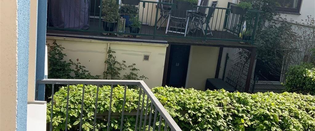 Teilmöblierte Familien-Wohnung mit reichlich Platz, Garten, Balkon und riesiger Wohnküche im Herzen der Neustadt - Photo 1