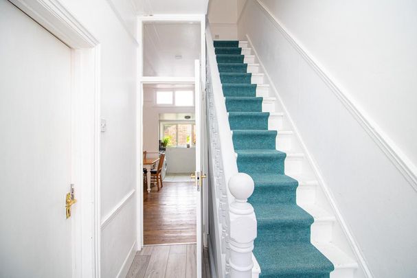 4 bedroom terraced house to rent - Photo 1