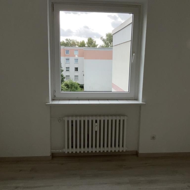 Mittendrin statt nur dabei. Mit neuen Bad und PVC Bodenbelag. - Photo 1