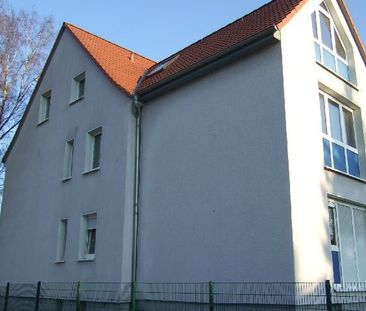 Wohnen im EG: Helle 3,5-Raumwohnung mit Garten - Photo 1