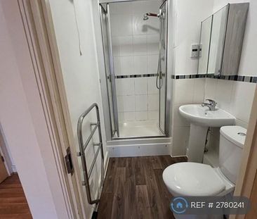 2 bedroom flat to rent - Photo 6