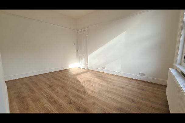 1 Bed Maisonette, Maidstone Road, N11 - Photo 1