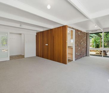 Fresh Family Living Space, Yard & Lifestyle Convenience - Photo 2