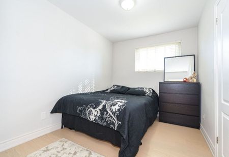 For Lease - 30 FOREHT Crescent Unit# MAIN, Aurora, Ontario - Photo 3