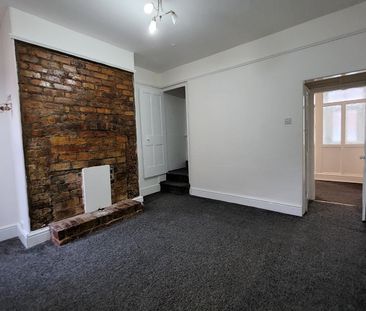 2 Bed Terraced House, Penn Street, M40 - Photo 4