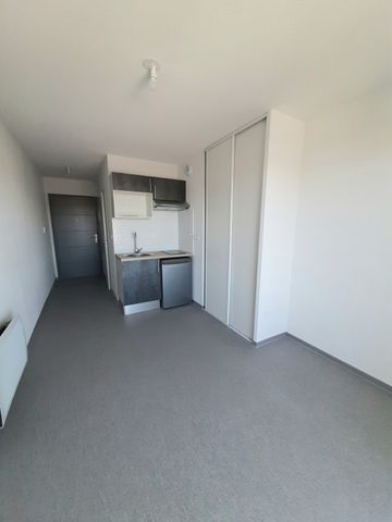 Location Appartement 1 pièce 18m² NIMES 30000 - Photo 2