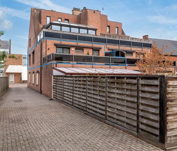 Licht 2 SLPK appartement met terras en garage nabij centrum - Photo 1
