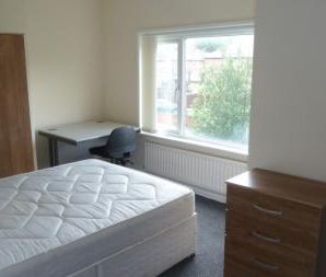 Matlock Avenue, Salford, M7 - Photo 6