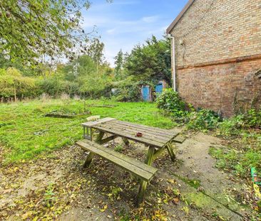 2 bedroom detached house to rent - Photo 2