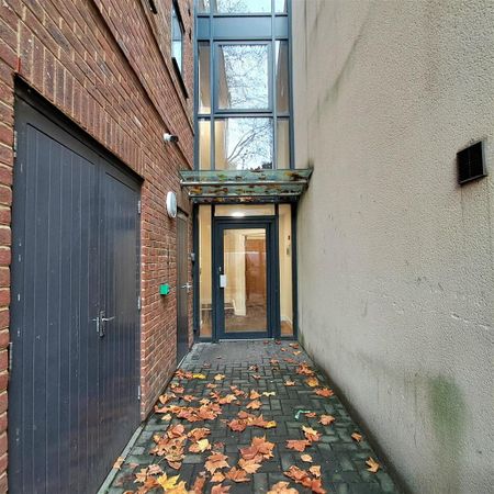 3 bedroom flat to rent - Photo 4