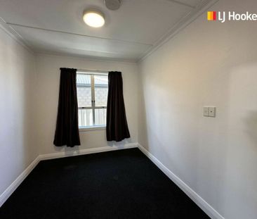 Tidy and spacious in Mosgiel! - Photo 1