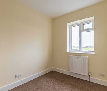 3 bed Detached for rent - Photo 3