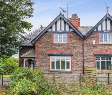 An idyllic three-bedroom fully refurbished cottage located on the B... - Photo 2