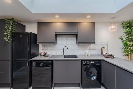 5 bedroom terraced house to rent - Photo 5