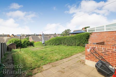 3 bedroom semi-detached house to rent - Photo 4