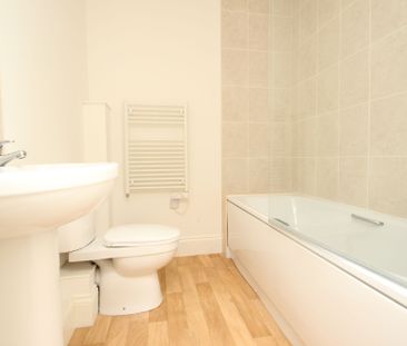 Wimborne Road, Bournemouth, BH9 - Photo 1