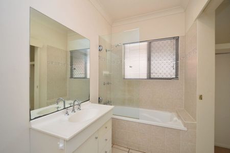 74 Regatta Crescent - Photo 5