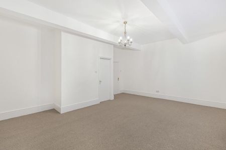 4 bedroom apartment to rent - Photo 3