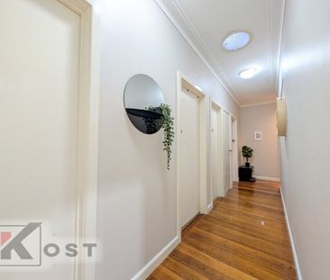 Blackburn South - Photo 1