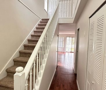 Abbey Glenn Townhomes - Photo 2