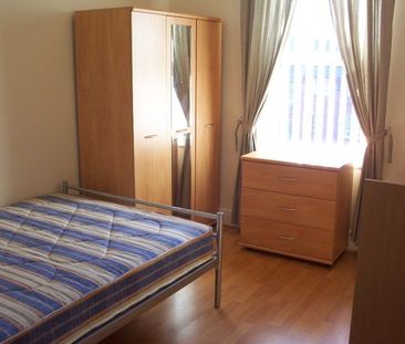 Acomb Street Hulme, Manchester. M15 6FQ. - Photo 2