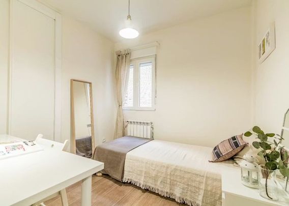 Paseo de la Reina Cristina, Madrid, Community of Madrid 28014 - Photo 1