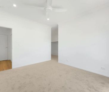 “Newly Built with high ceilings, timber finishes and family comfort... - Photo 1